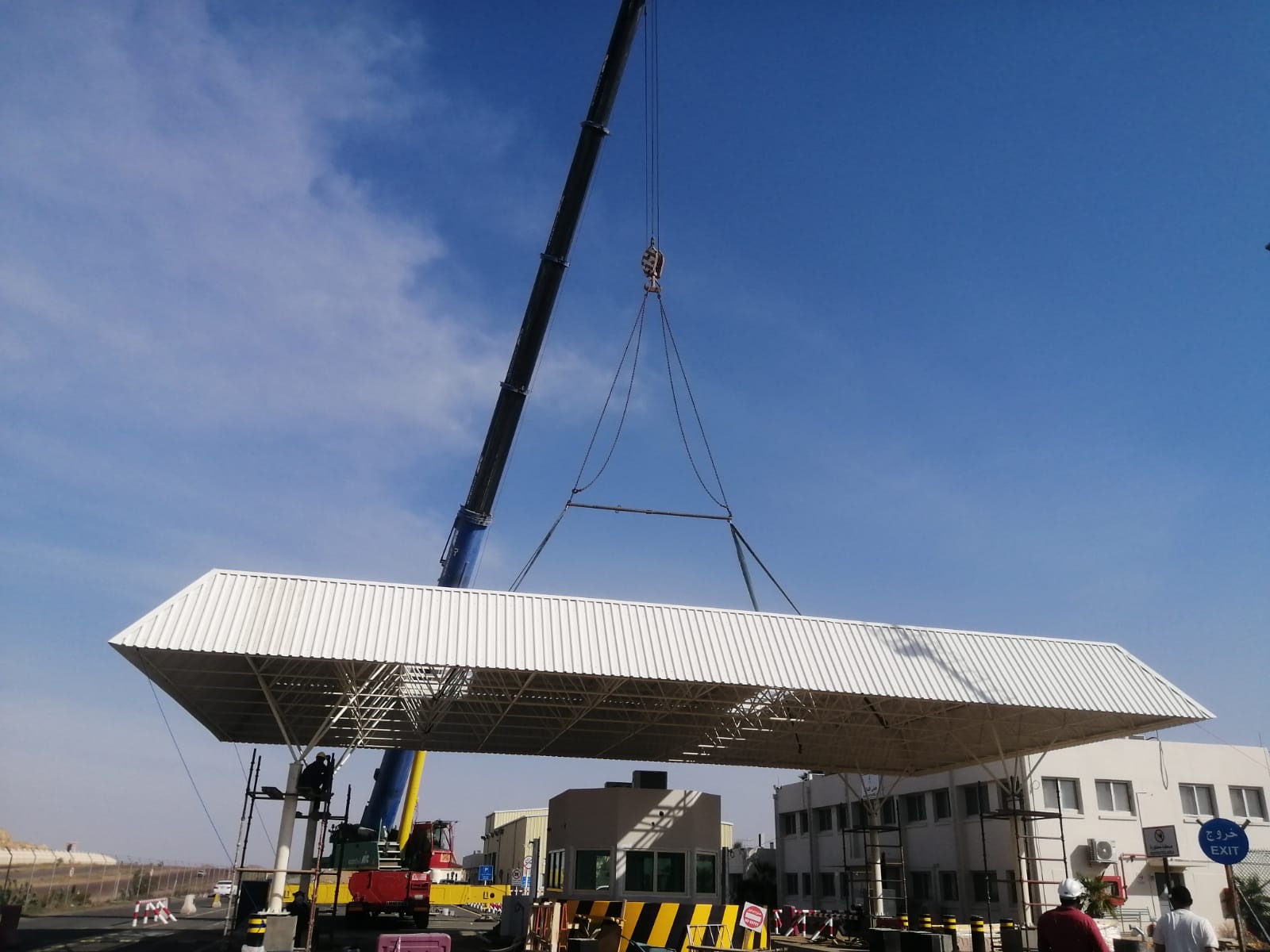 Triocon bolted ball-joint space frame canopy for GASCO